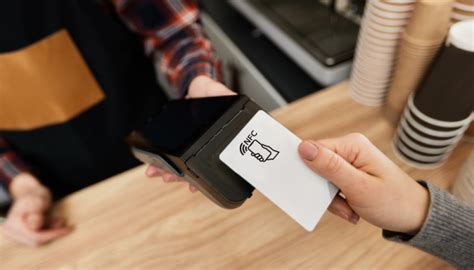 Contact vs. Contactless Smart Cards: Which is Better for